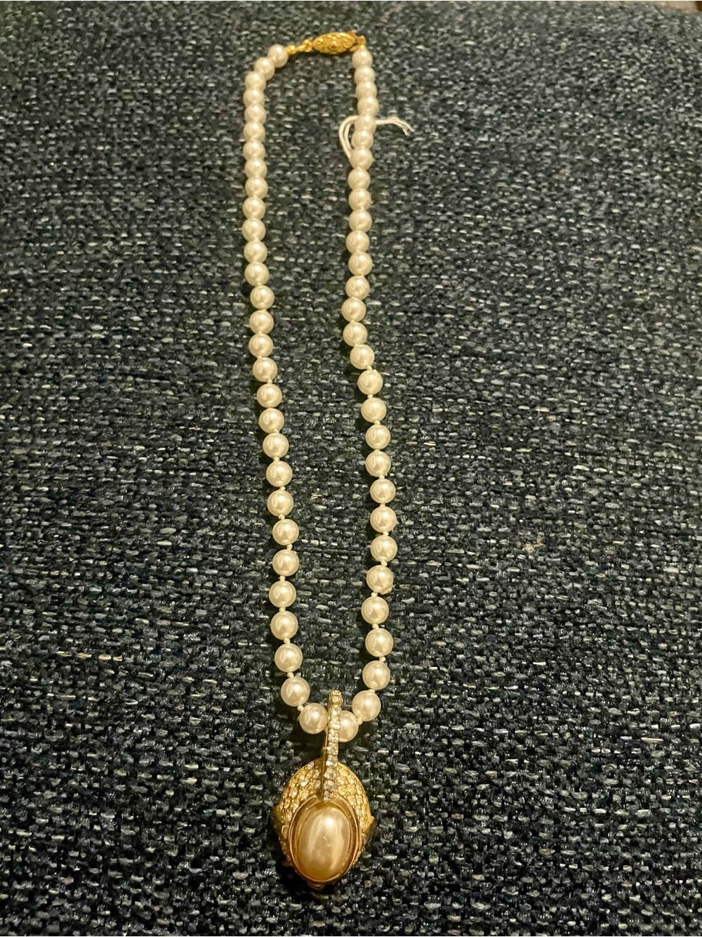 NWOT Vintage Pearl Pendant Necklace 9”